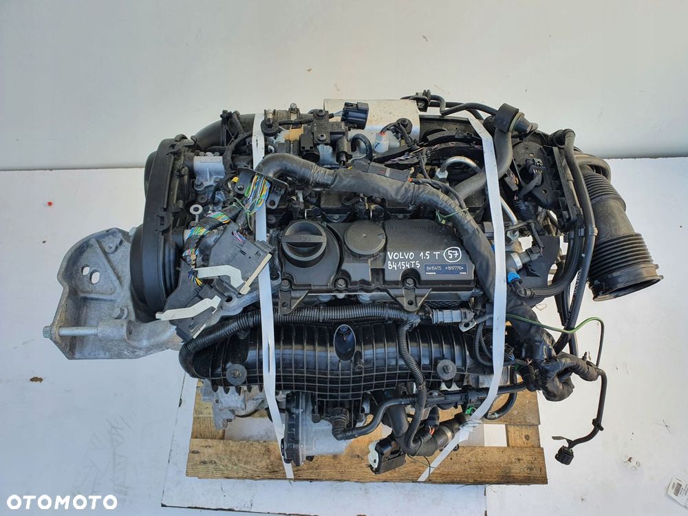 SILNIK Volvo V60 1.5 T2 122KM 4373km nowy B4154T5 - 3