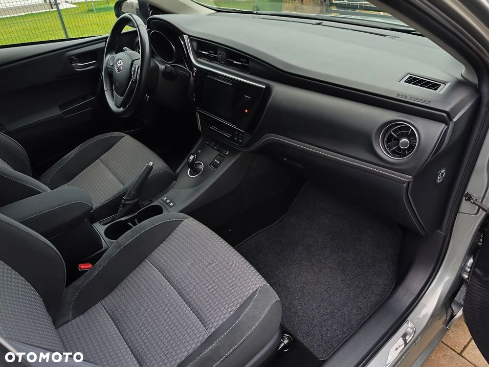 Toyota Auris - 18