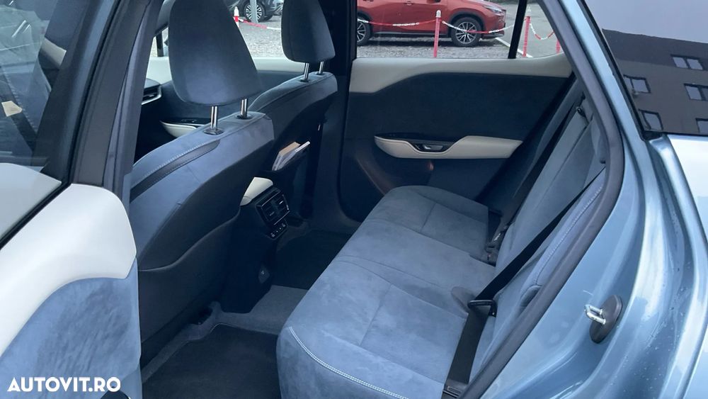 Lexus RZ 450e AWD Luxury - 13