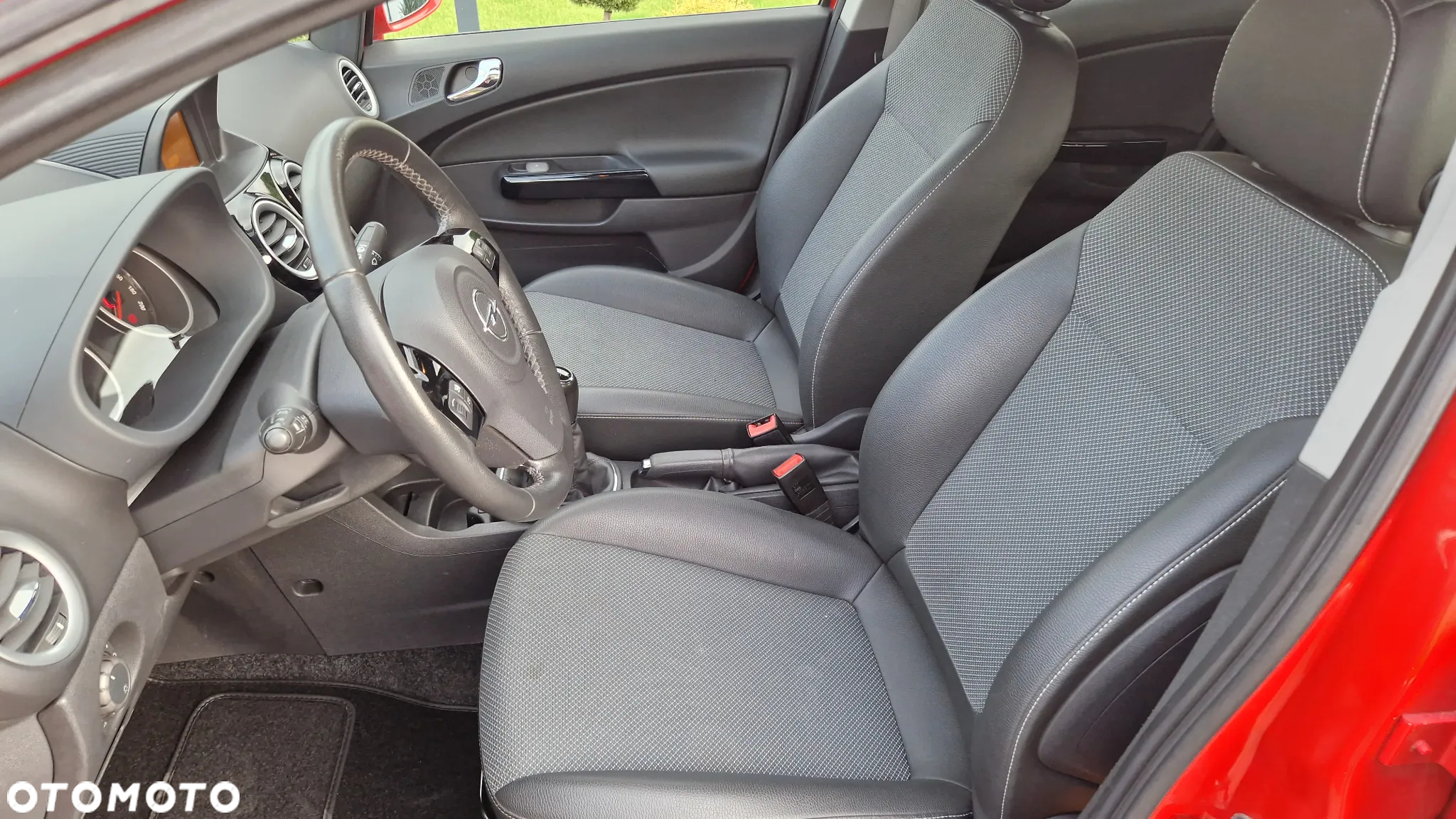Opel Corsa 1.2 16V Cosmo - 18