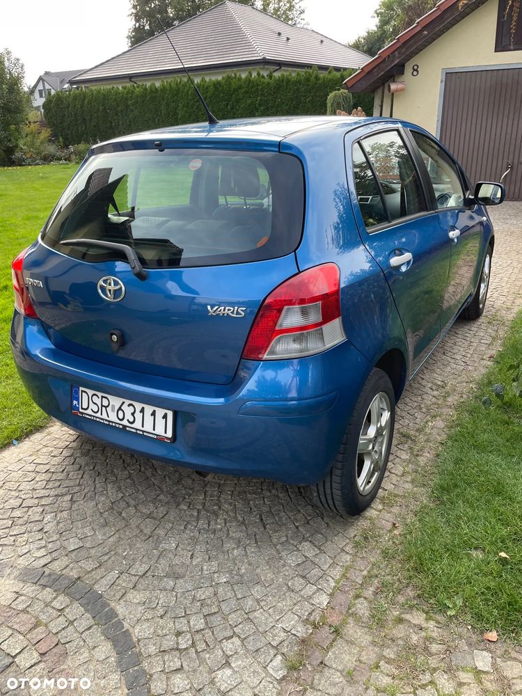 Toyota Yaris - 1