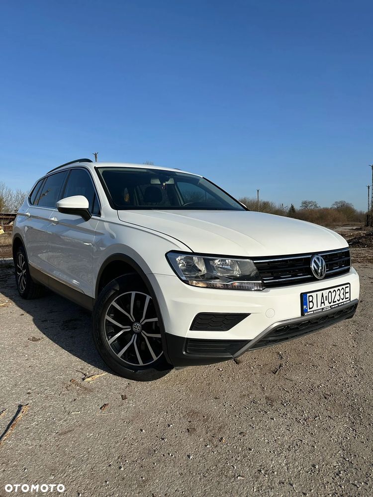 Volkswagen Tiguan - 1