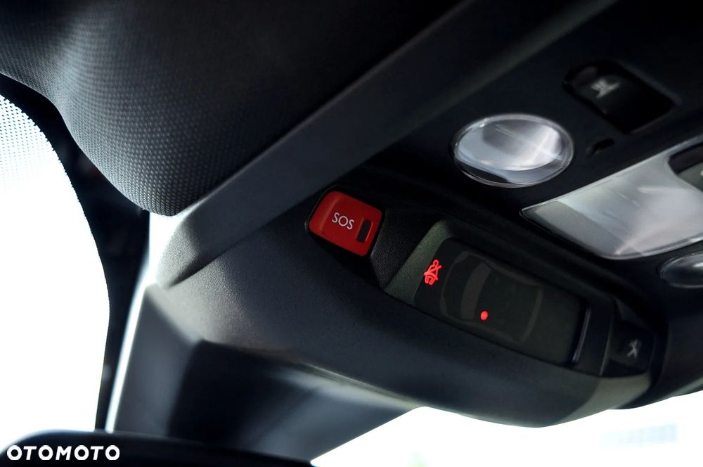 Peugeot 3008 1.2 PureTech Allure S&S EAT6 - 37