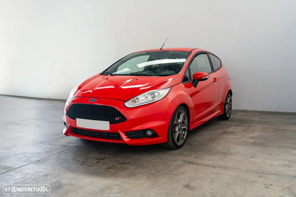 Ford Fiesta 1.6 EcoBoost c/ Pack Pele Desportiva ST - 38