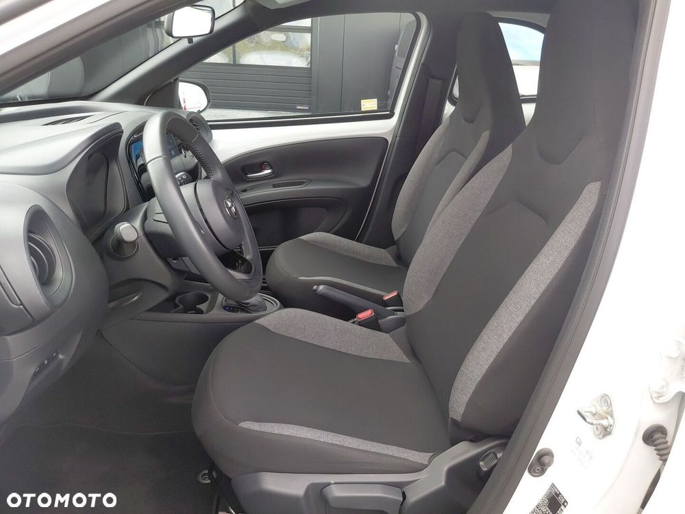Toyota Aygo X - 13