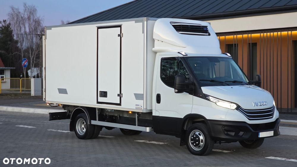 Iveco ❗️❗️DAILY 3.0 180Km 50C18 JAK NOWY ❗️❗️NOWY MODEL / CHŁODNIA MROŹNIA -32 +32 / ZASILANIE 230V / PIERWSZY WŁASCICIEL / NAVI / KAMERA COFANIA / FULL LED / TEMPOMAT AKTYWNY / BLIŹNIAKI / GRUBA SCIANKA / ZABUDOWA IGLOOCAR / AGREGAT CARRIER / WERSJA WZMOCNIONA / FULL OPCJA / SERWIS ASO / SALON POLSKA / 35C15 50C15 35C18❗❗ JAK Z SALONU - NOWY -❗❗ - 9