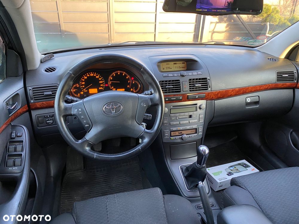 Toyota Avensis 2.0 VVT-i Sol - 10