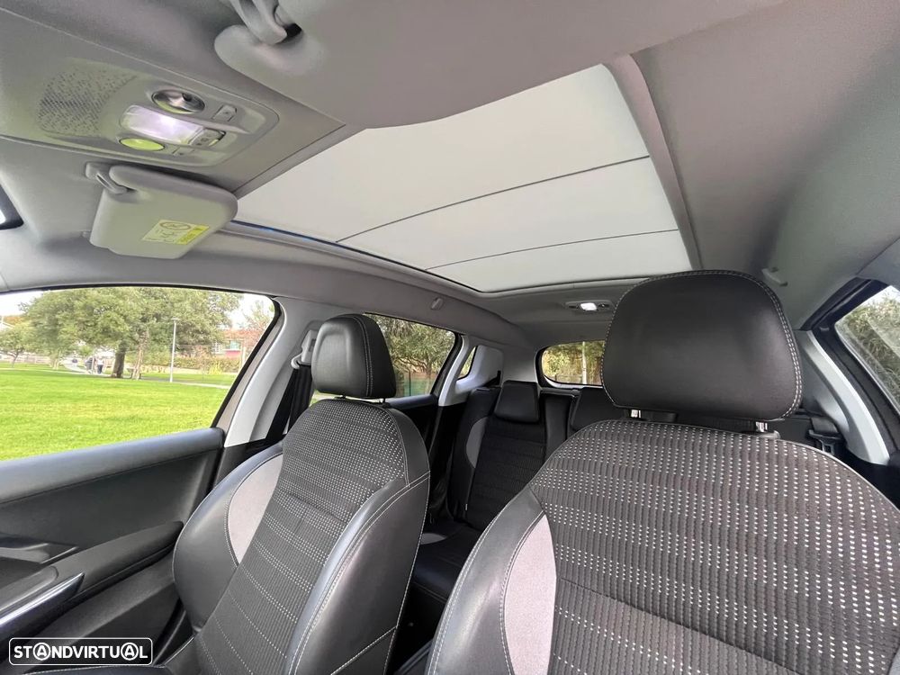 Peugeot 2008 1.6 e-HDi Allure 2-Tronic - 9