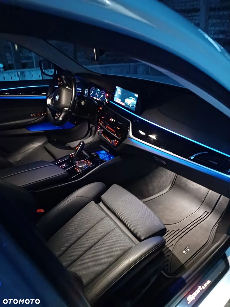 BMW Seria 5 520d xDrive Luxury Line sport - 9