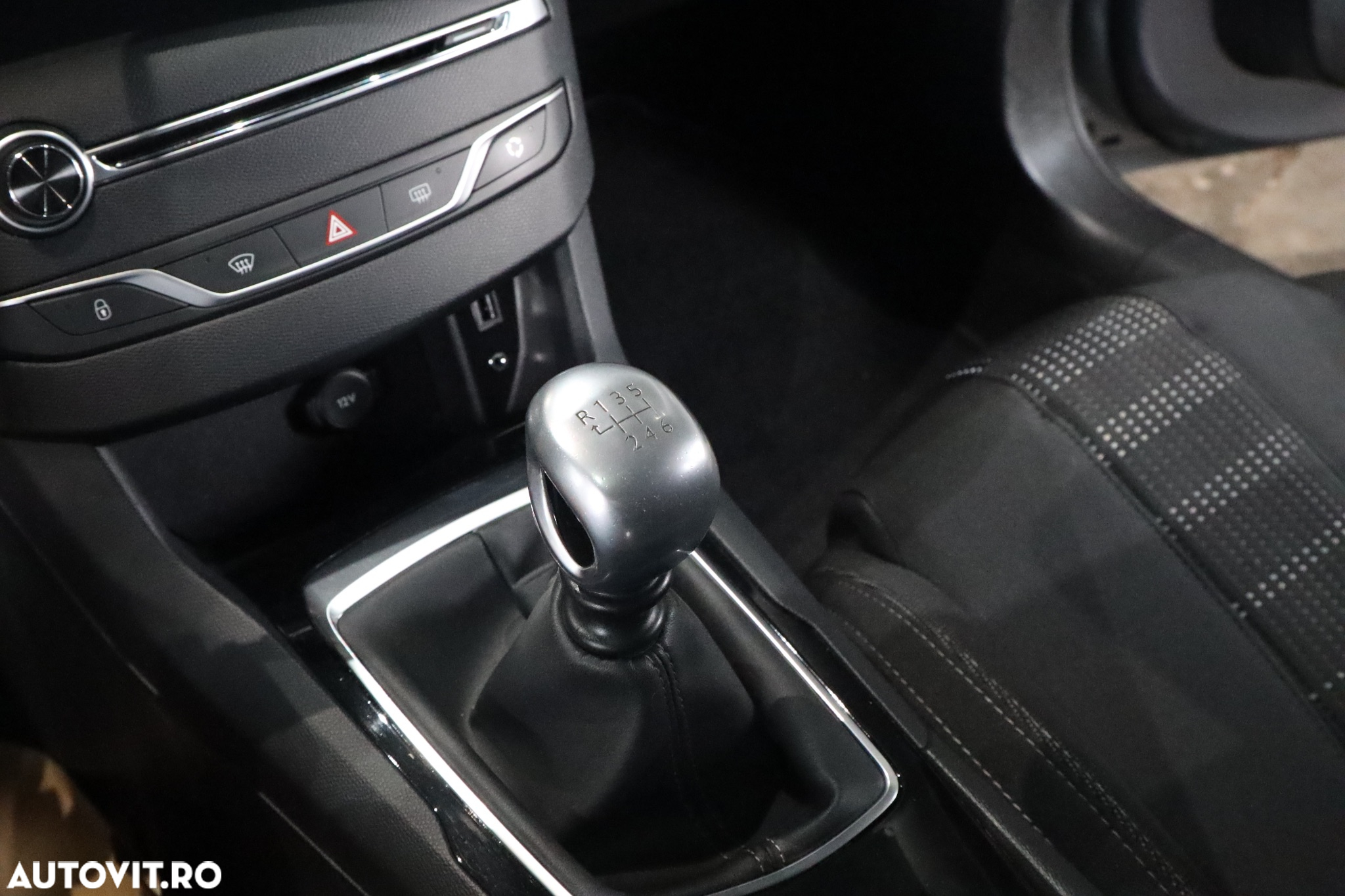 Peugeot 308 BlueHDi FAP 120 Stop & Start Active - 19