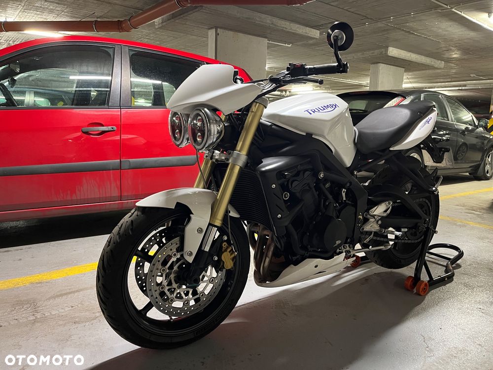Triumph Street Triple - 12