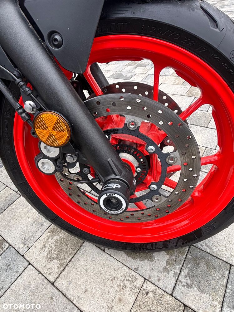 Yamaha MT - 17