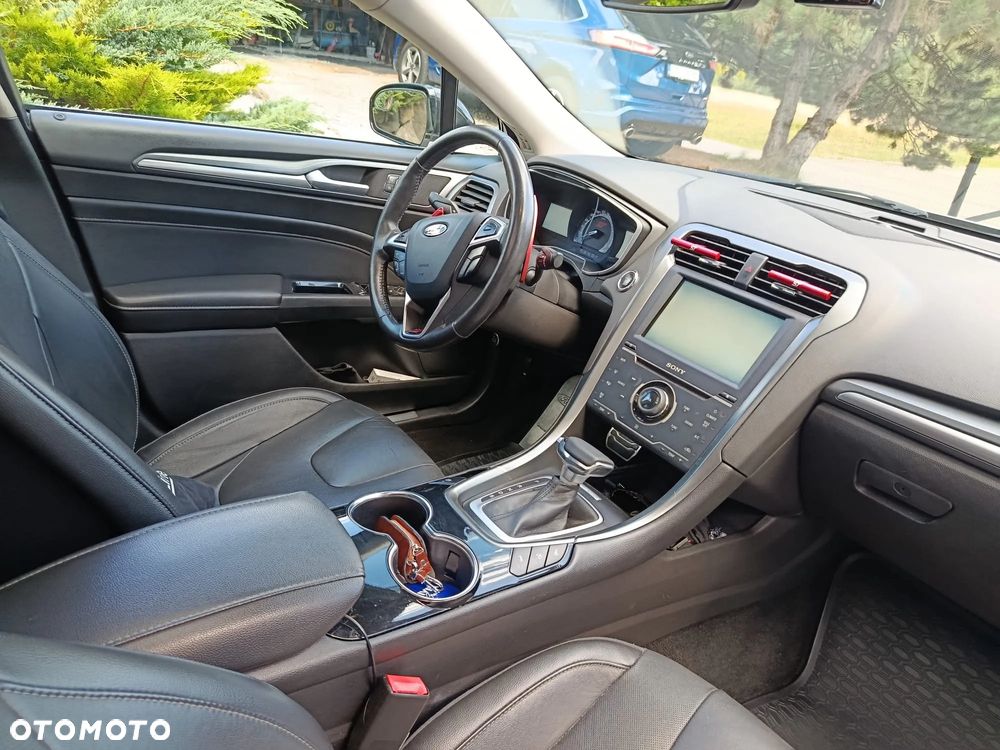 Ford Fusion 2.0 EcoBoost Titanium - 13