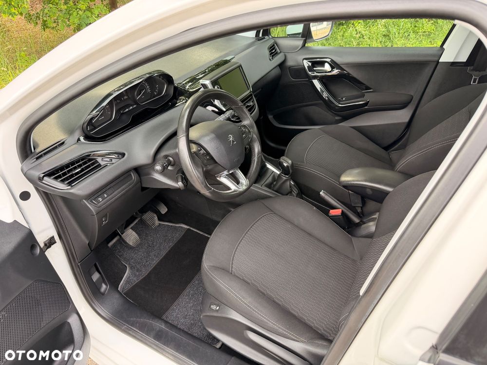 Peugeot 208 PureTech 82 Allure - 15