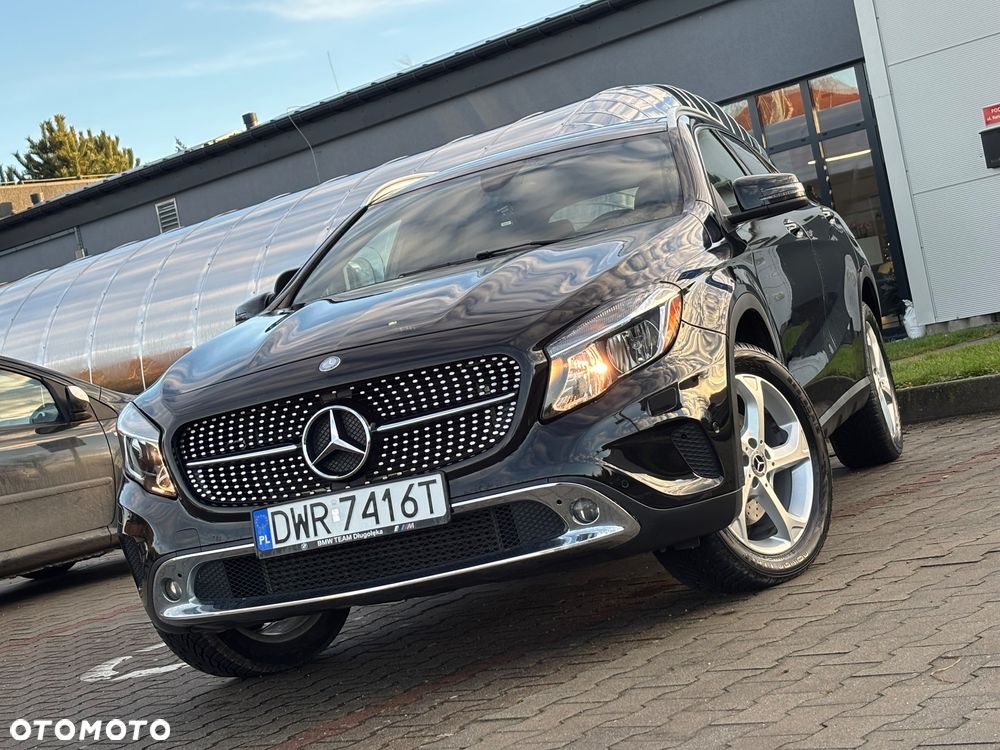 Mercedes-Benz GLA 250 4Matic 7G-DCT UrbanStyle Edition - 2