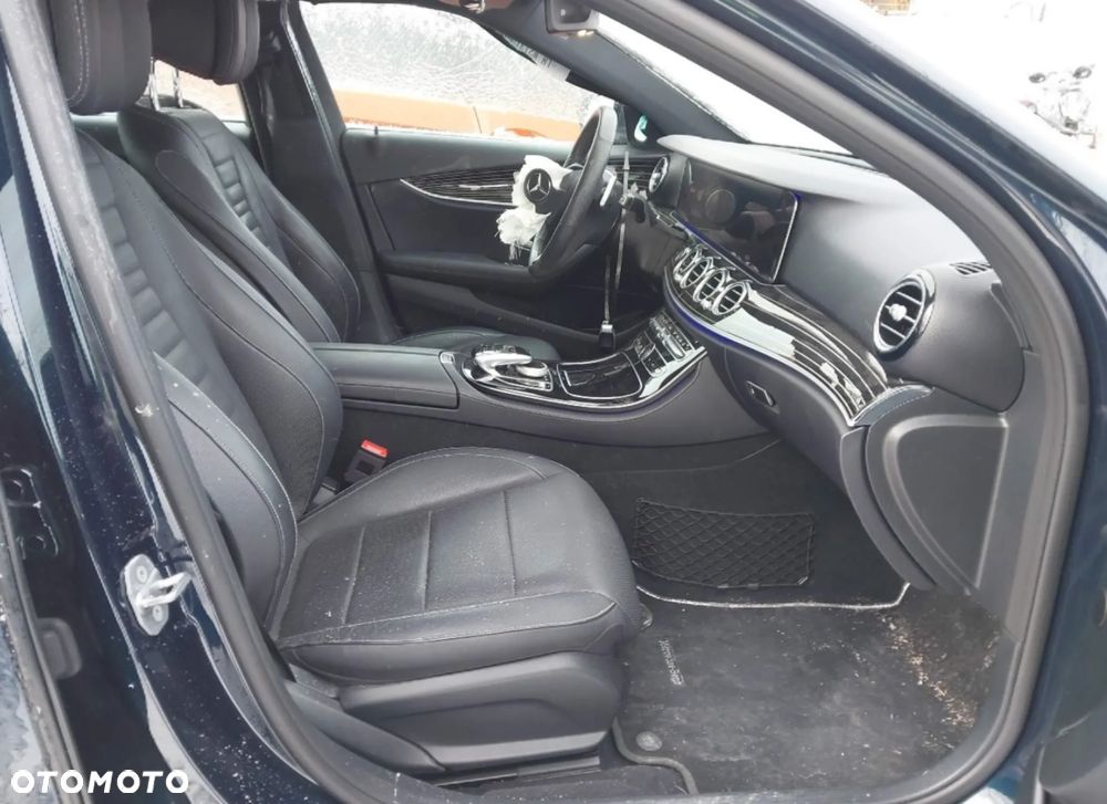 Mercedes-Benz Klasa E 300 9G-TRONIC AMG Line - 10