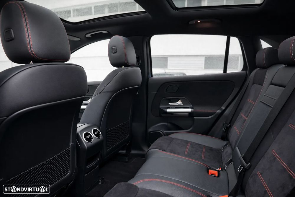 Mercedes-Benz EQA 300 4Matic AMG Line - 11