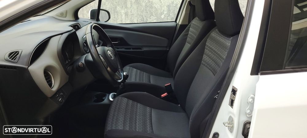 Toyota Yaris 1.33 VVT-i Comfort+P.Style - 9