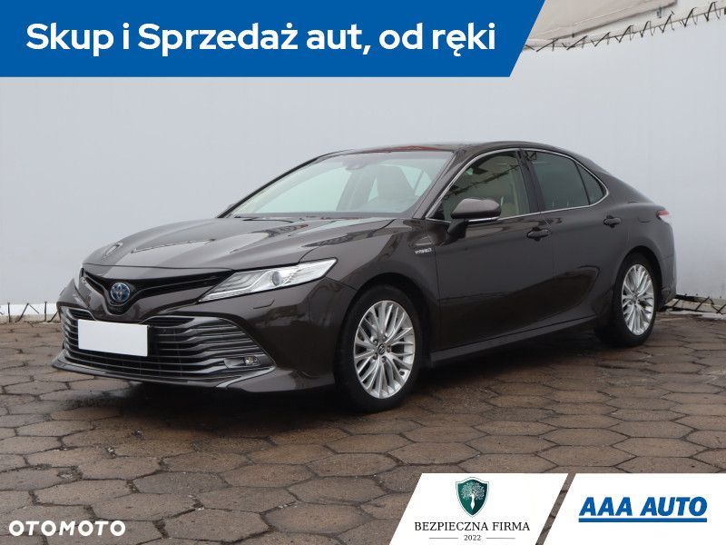 Toyota Camry - 3