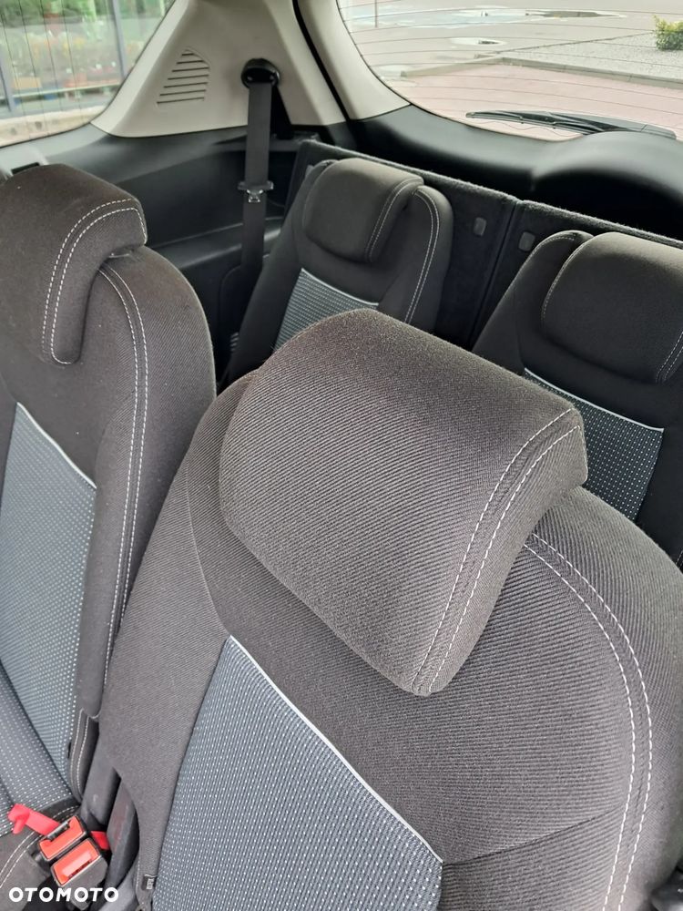 Ford S-Max - 26