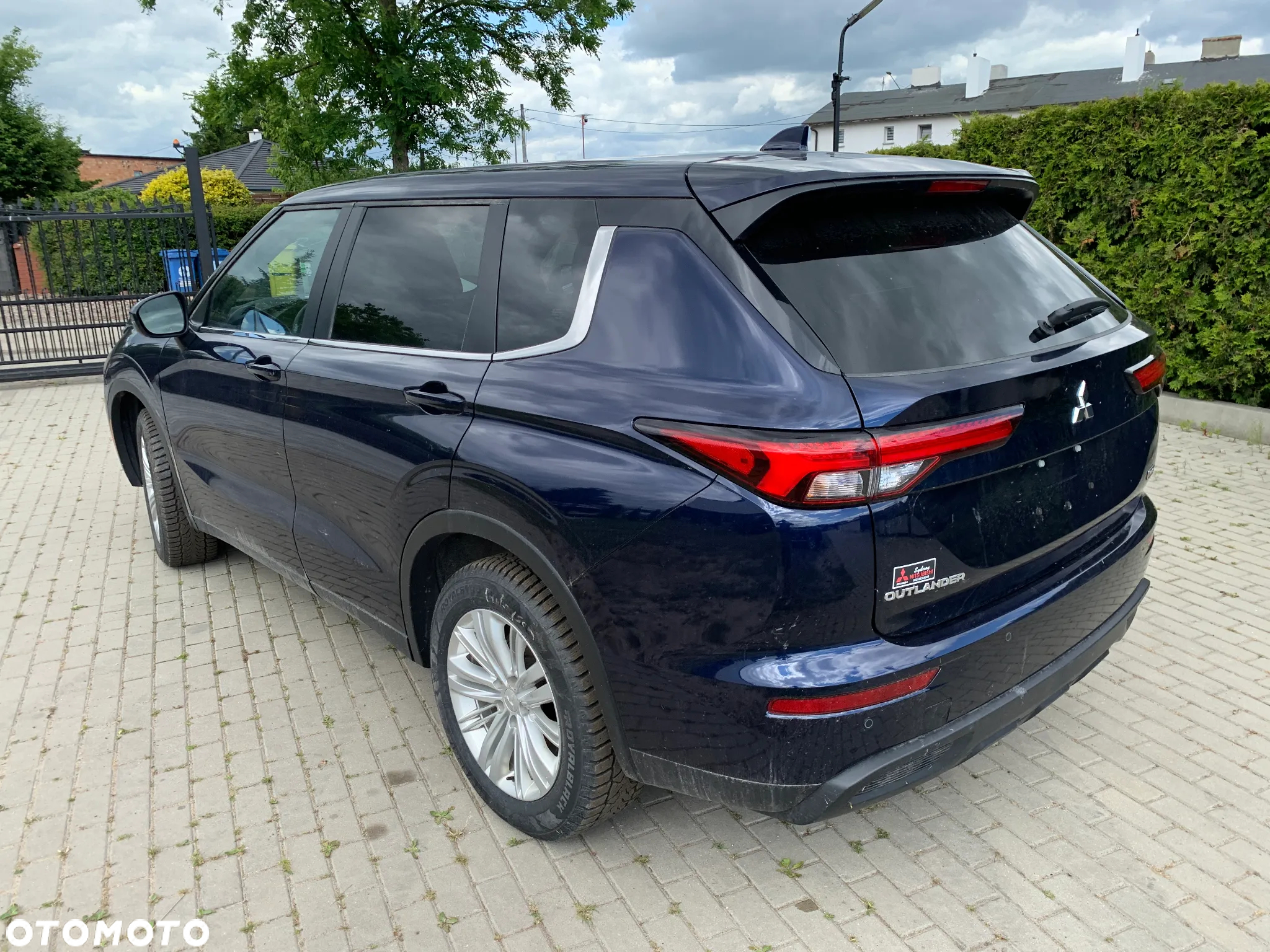 Mitsubishi Outlander - 9