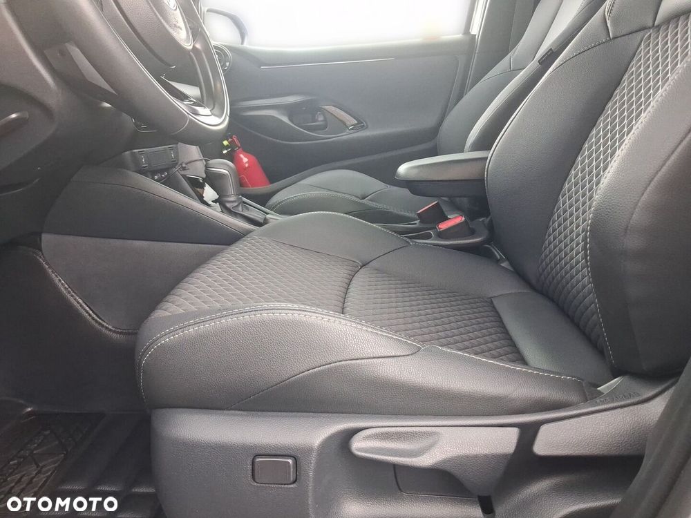 Toyota Yaris Hybrid 1.5 Executive - 11