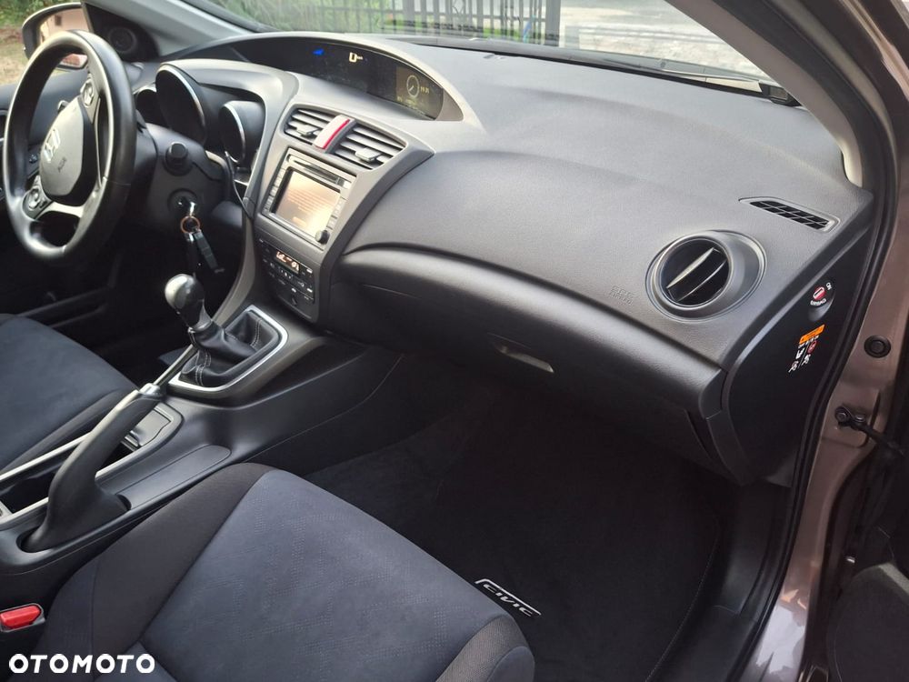 Honda Civic 1.8 Executive NAVI - 19