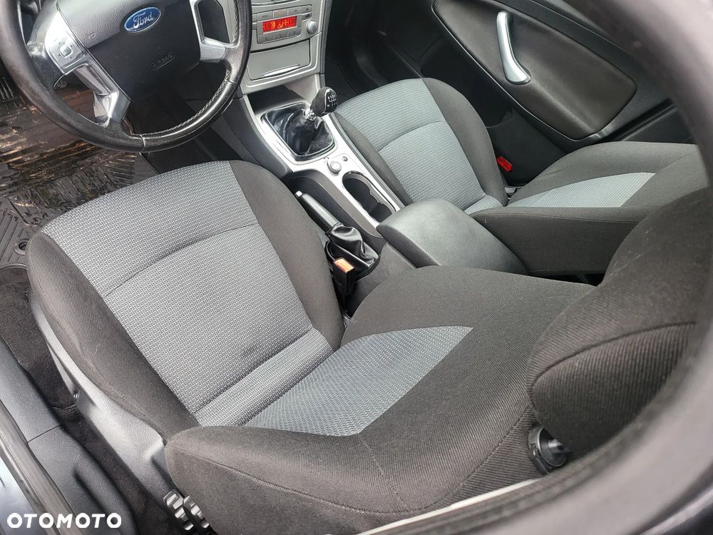 Ford Mondeo 2.0 TDCi Silver X - 14