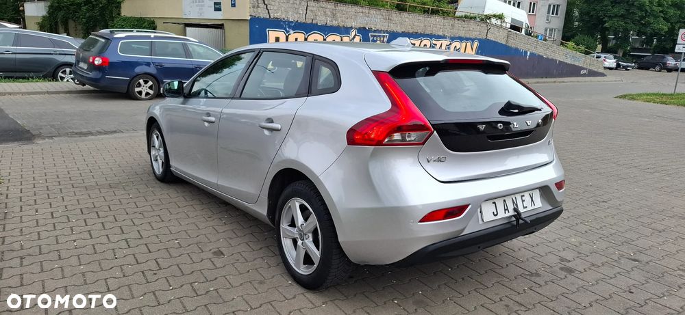 Volvo V40 D2 Geartronic Summum - 6