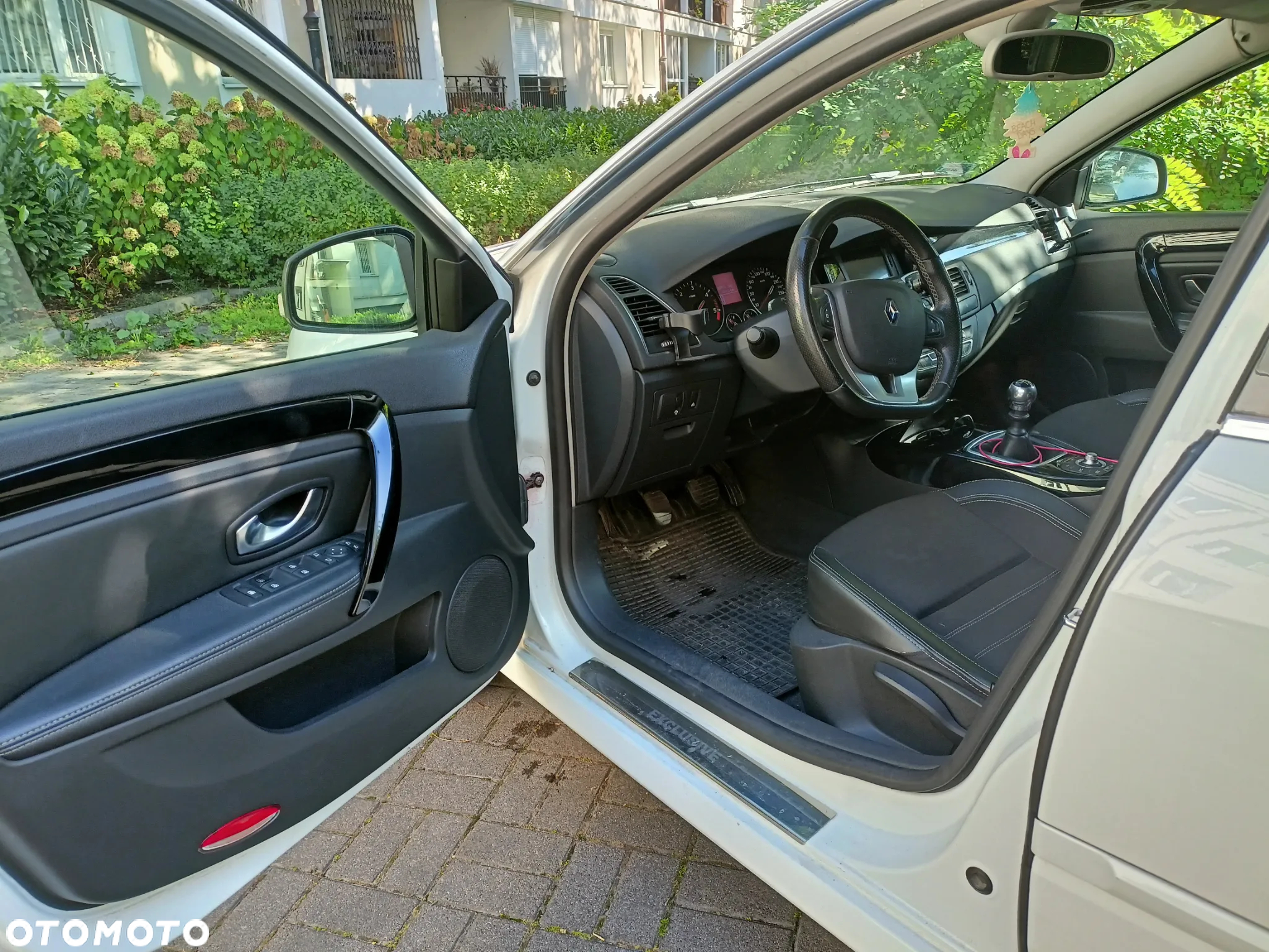 Renault Laguna ENERGY dCi 130 FAP Start & Stop Bose Edition - 9