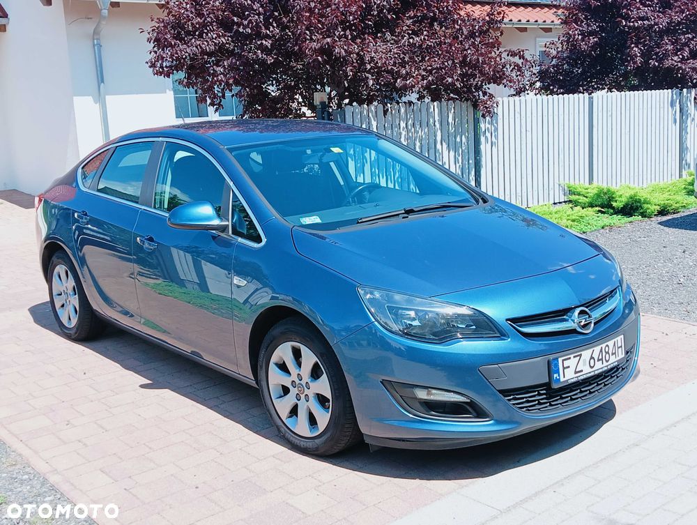 Opel Astra - 1