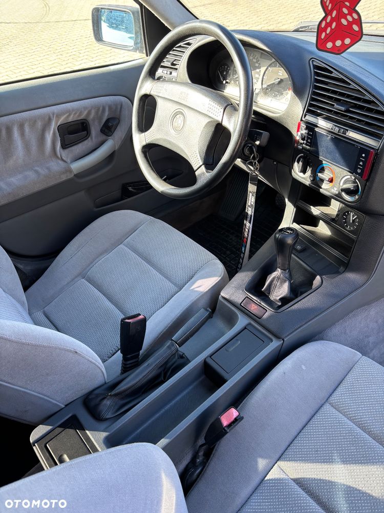 BMW Seria 3 328i - 12