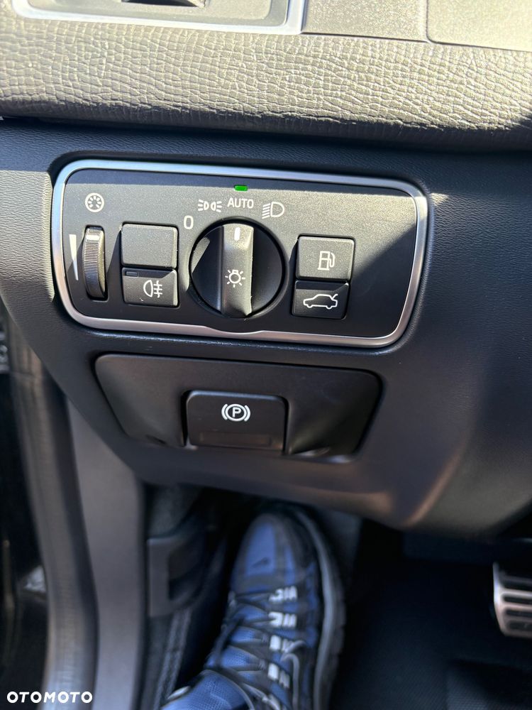 Volvo XC 60 T6 AWD Geartronic Momentum - 25