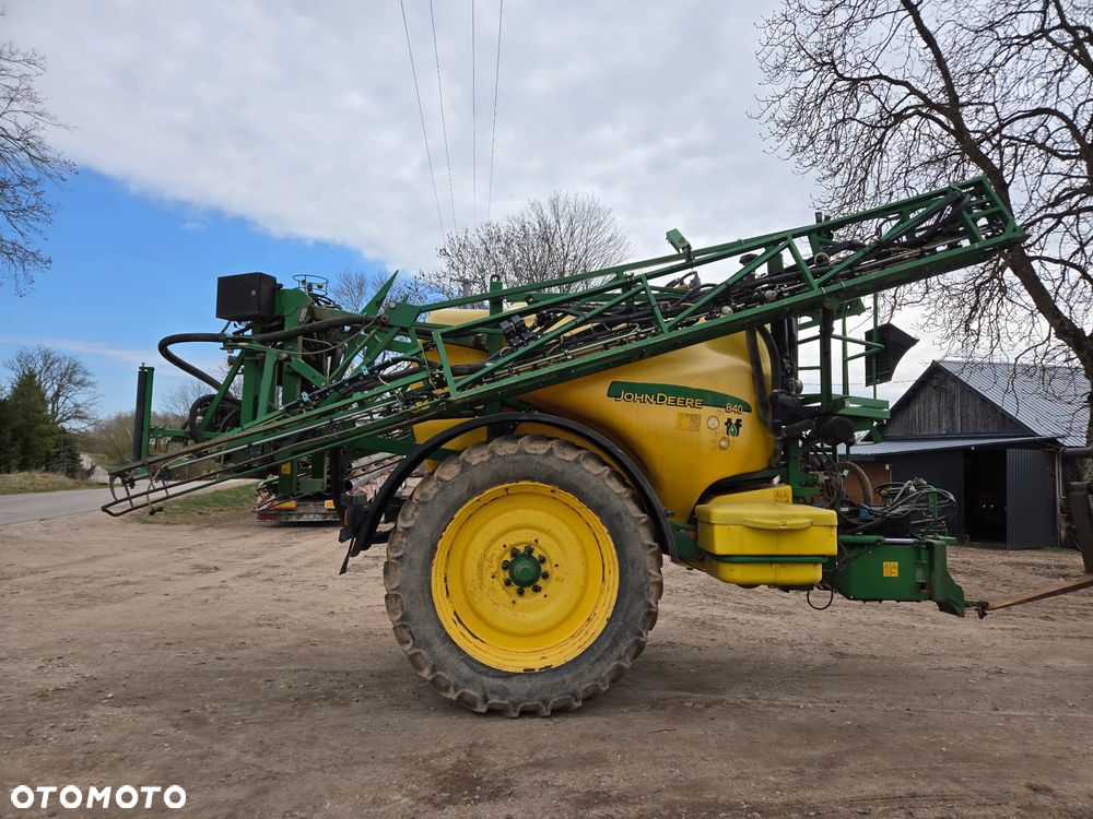 John Deere TRSP-25 Opryskiwacz Kołowy - 2