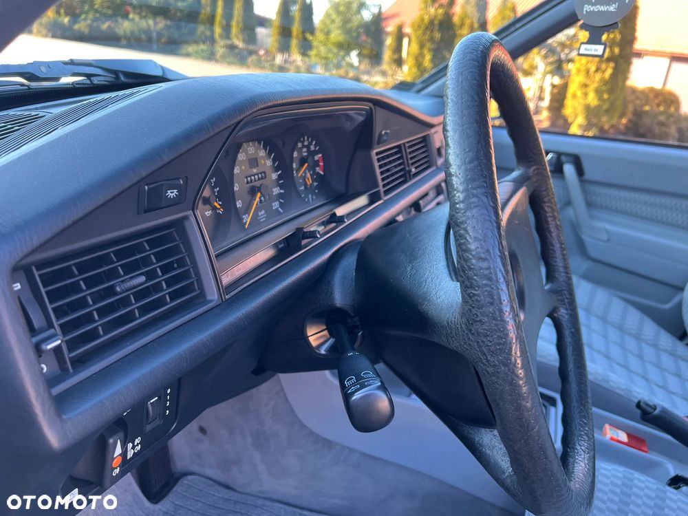 Mercedes-Benz W201 (190) - 29