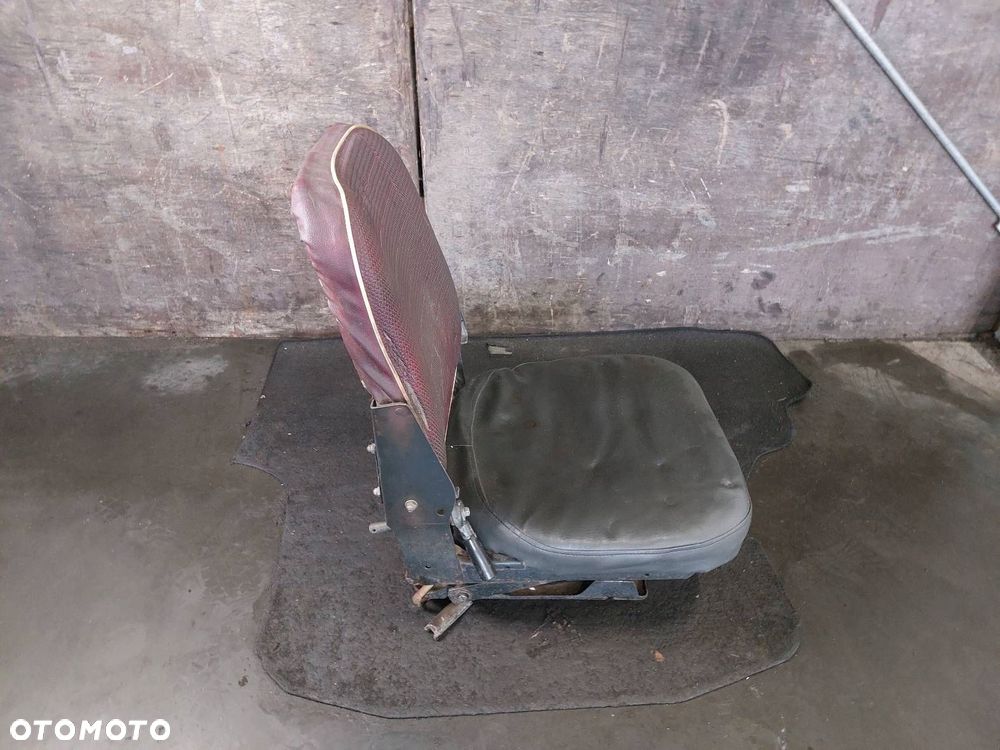 FOTEL LEWY PRZÓD KAMAZ 5320 I - 2