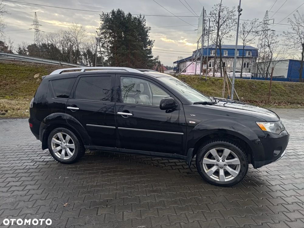 Mitsubishi Outlander 3.0 V6 XLS - 4