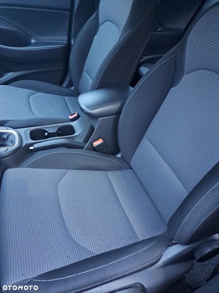 Hyundai i30 1.5 DPI Modern - 23