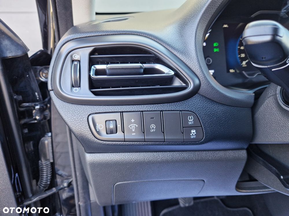 Hyundai i30 1.5 Intro - 32