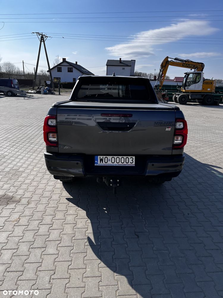 Toyota Hilux 2.8 D-4D Double Cab GR Sport 4x4 - 5