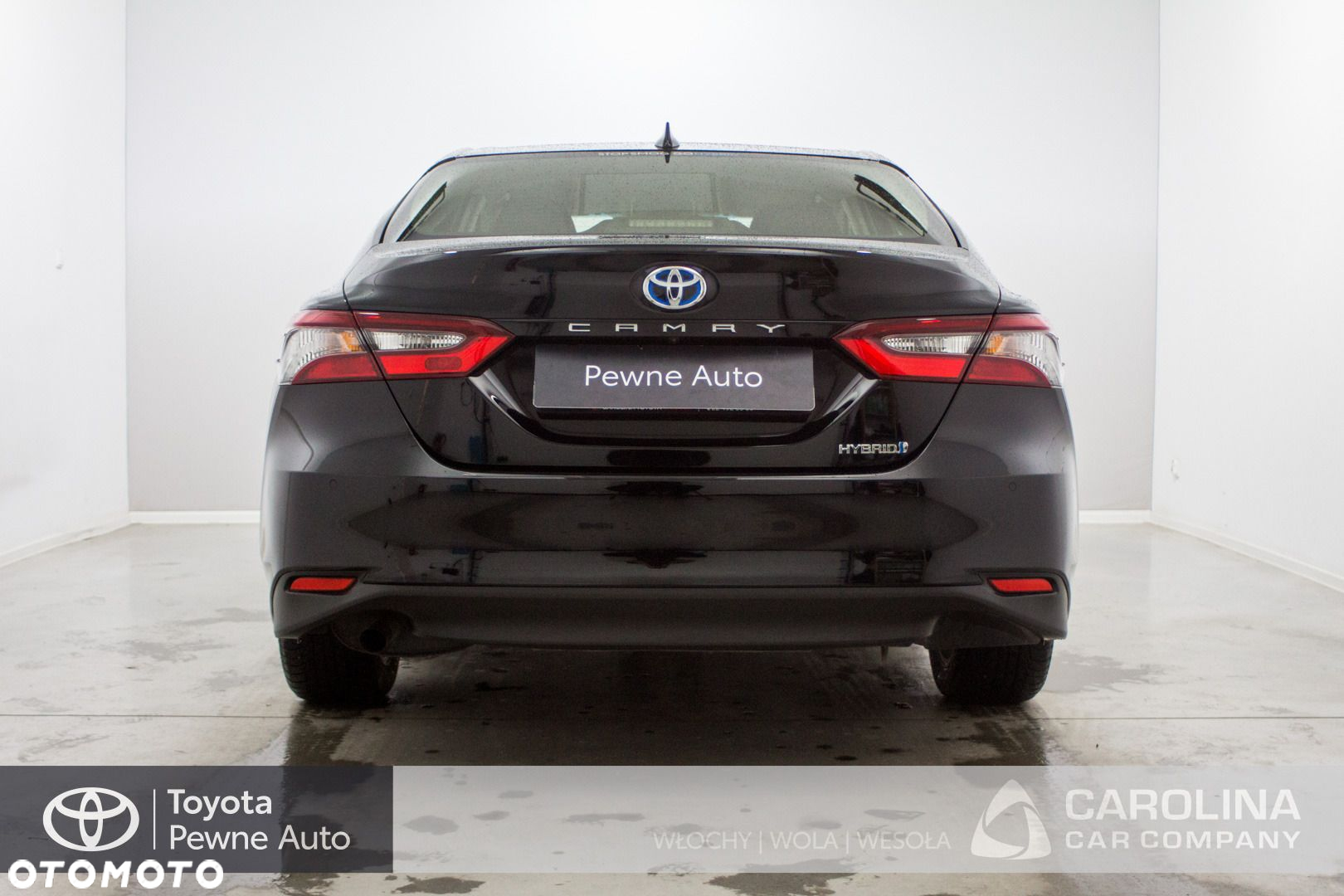 Toyota Camry - 17