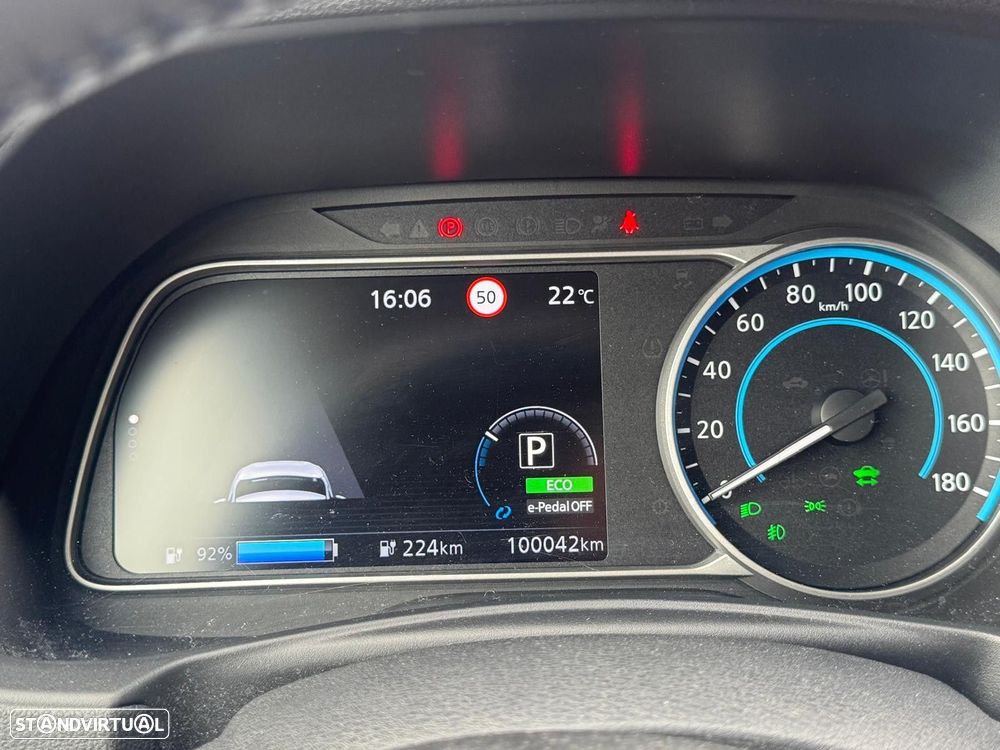 Nissan Leaf N-Connecta - 6