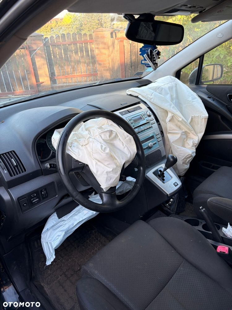 Toyota Corolla Verso - 6