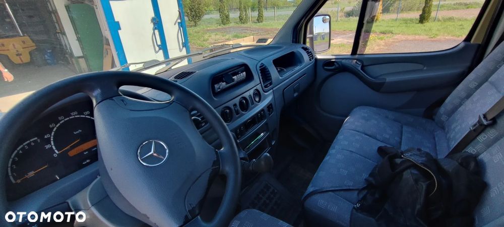 Mercedes-Benz Sprinter - 10