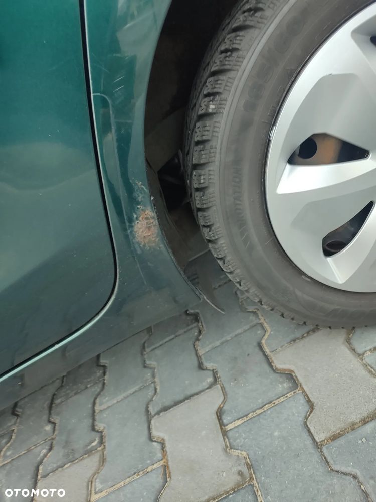 Toyota Yaris 1.3 Sol - 16