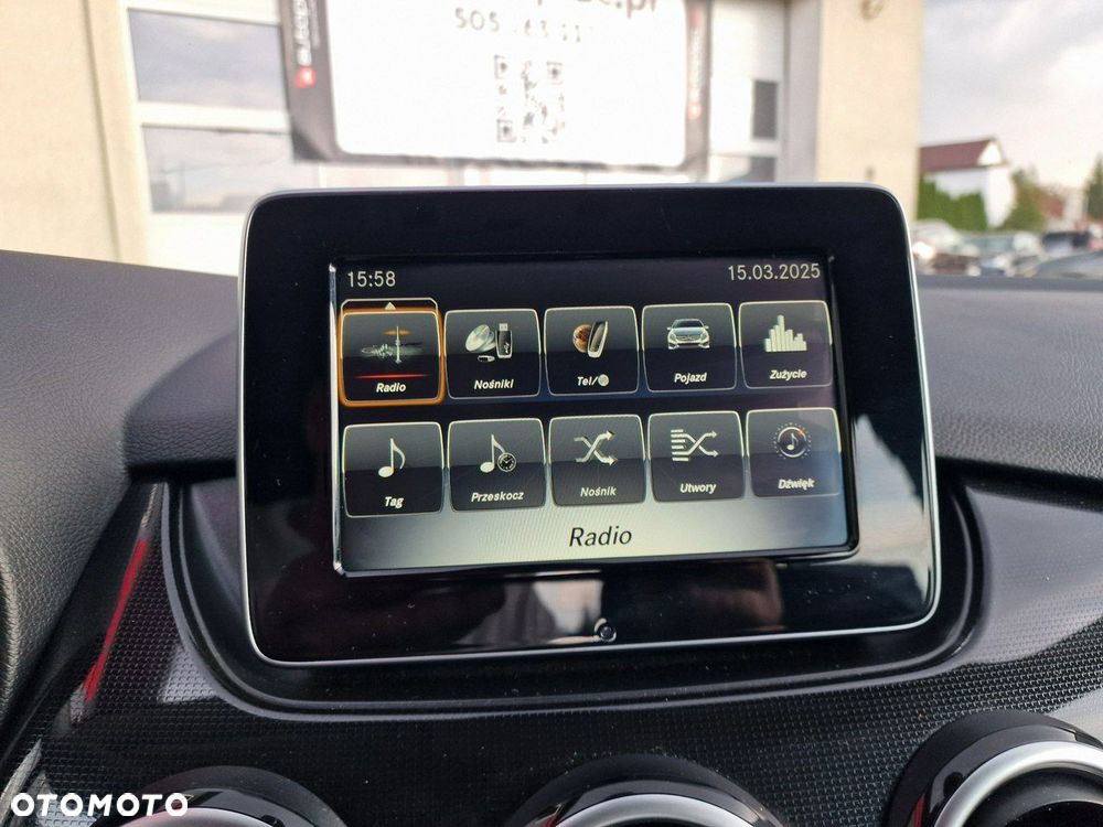 Mercedes-Benz Klasa B 180 Edition - 28