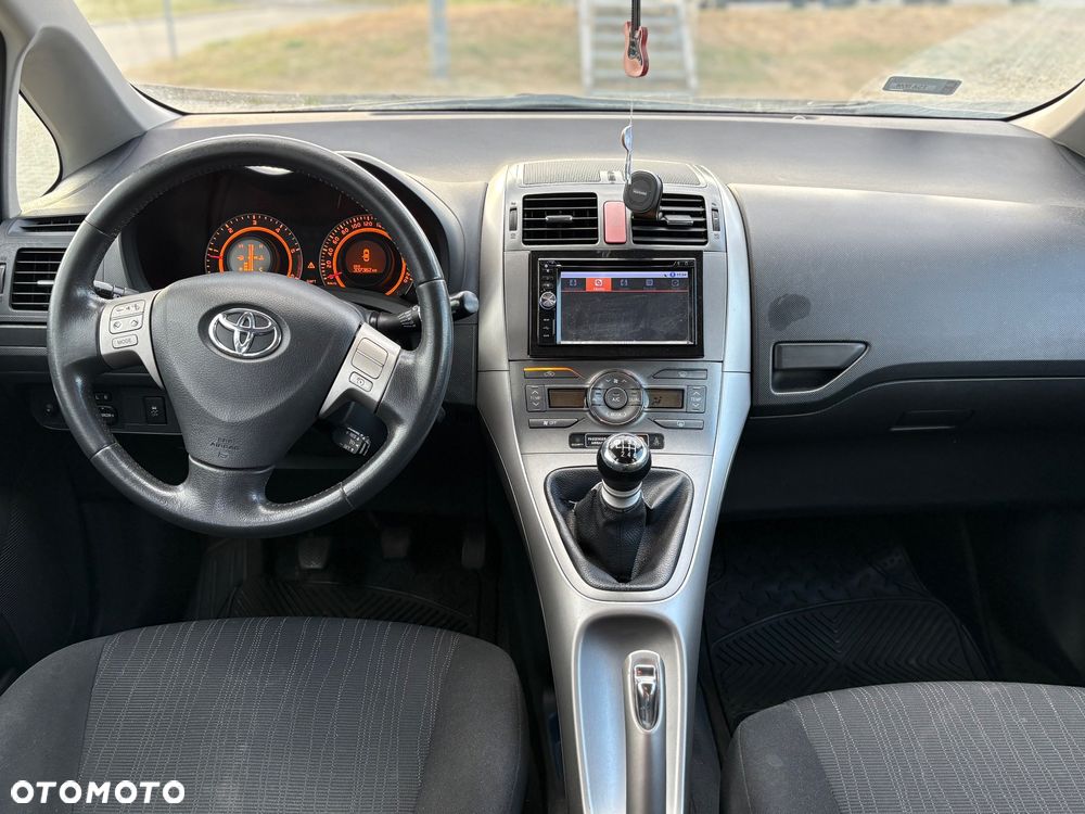 Toyota Auris 2.0 D-4D Prestige - 11