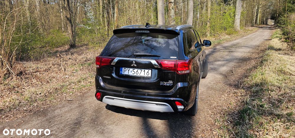 Mitsubishi Outlander 2.0 4WD - 5