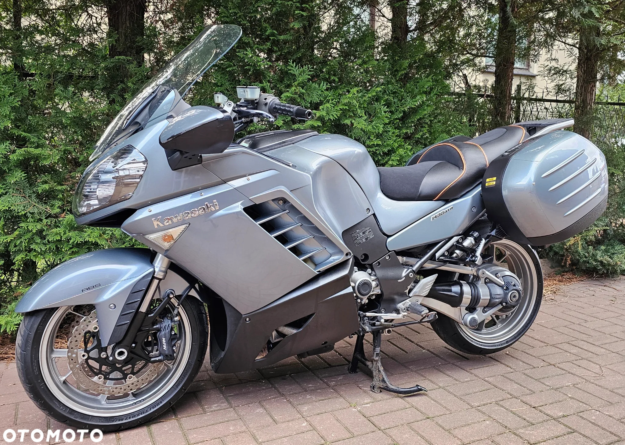 Kawasaki GTR - 13