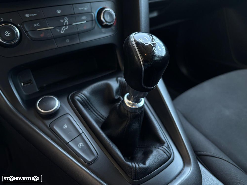 Ford Focus SW 1.0 EcoBoost S&S TREND - 12